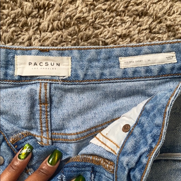 Mid rise shorts - Picture 2 of 5